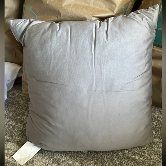 Hotel Collection Honeycomb Trellis 20" x 20" Decorative Square Pillow grey NWT - Picture 2 of 3